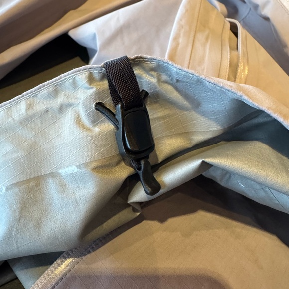 Arc'teryx Women's Zeta Superlight (SL) GORE-TEX jacket - Picture 11 of 13